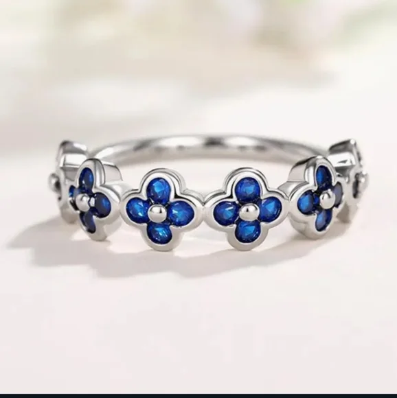 NWT Blue Zircon and Silver Floral Ring - Picture 1 of 3